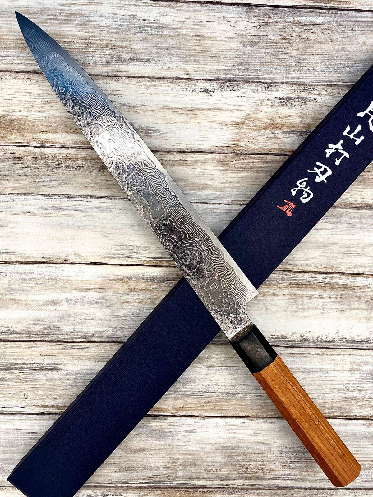 Couteaux de cuisine japonais, manches en bois, lames en acier